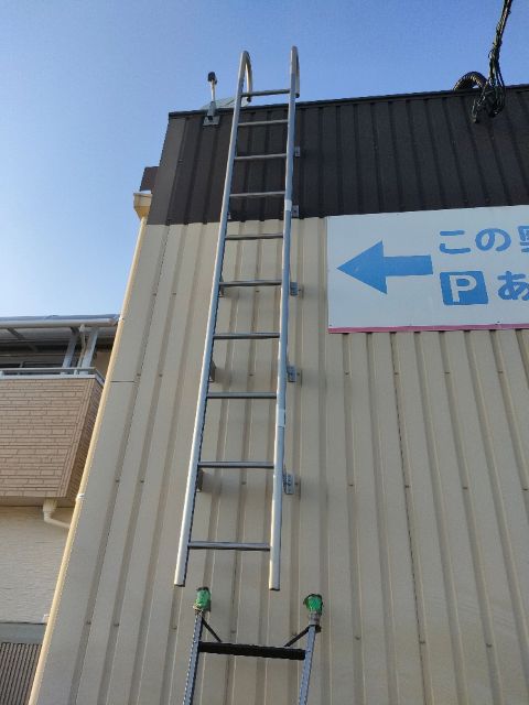 屋上の排気ファンから異音がする 屋上の排気ファンから異音がする