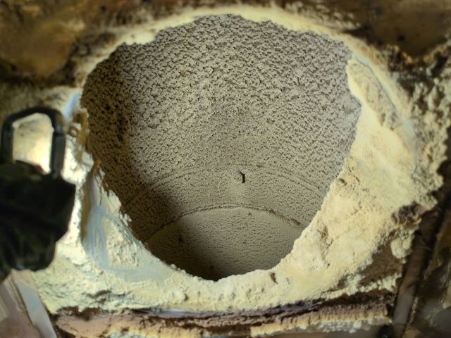 立ち上がりダクト清掃前