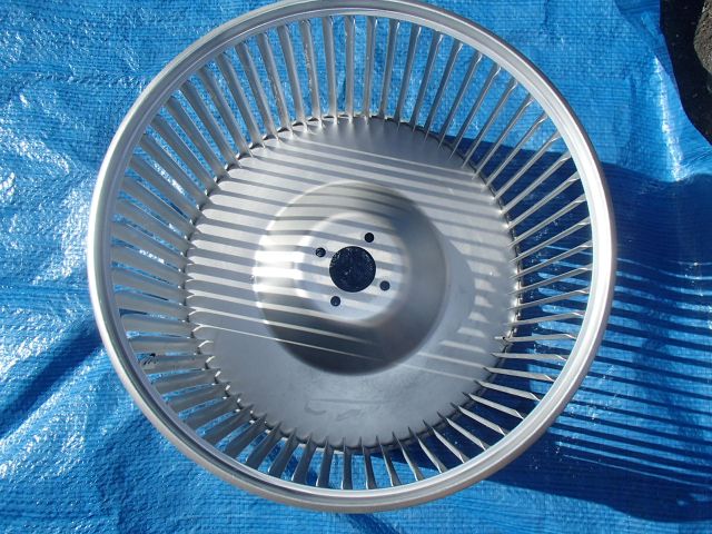 排気ファン羽車 清掃後